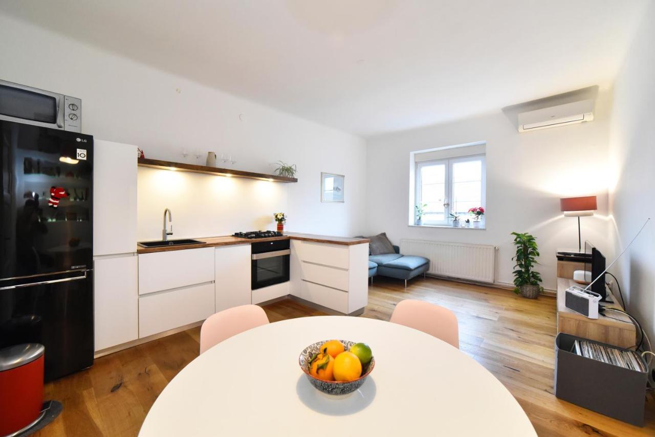 Cosy Lu Apartment Zagabria Esterno foto